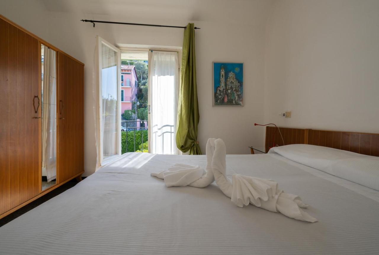 Hotel Дзоали Екстериор снимка