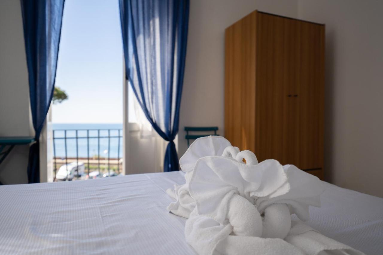 Hotel Дзоали Екстериор снимка