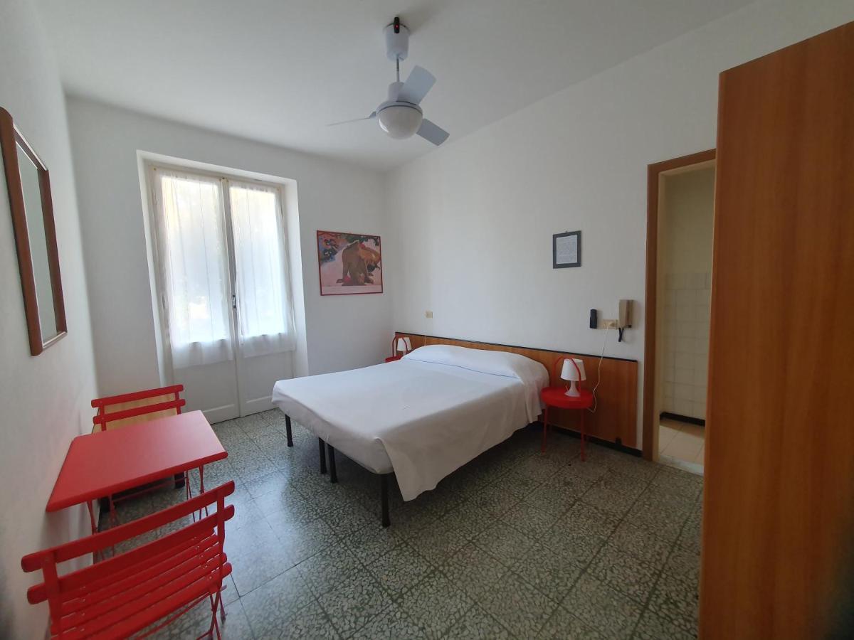Hotel Дзоали Екстериор снимка